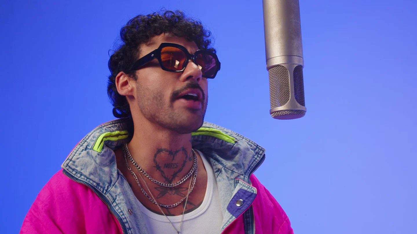 Cena do clipe Como eu vim parar aqui