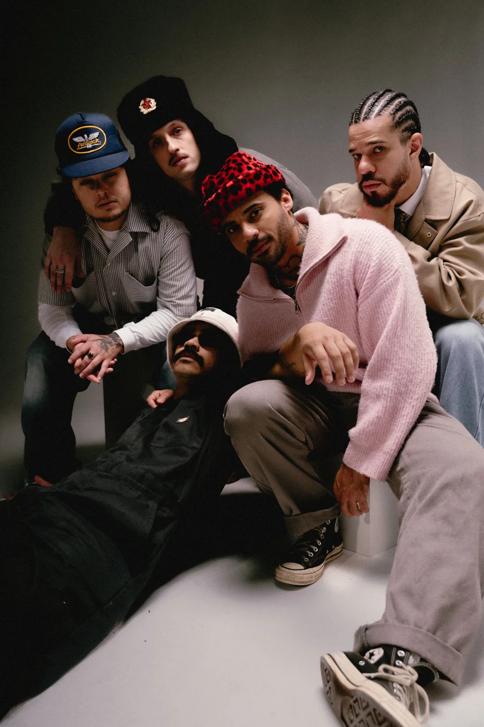 Retrato de estúdio da banda SAMO reunida